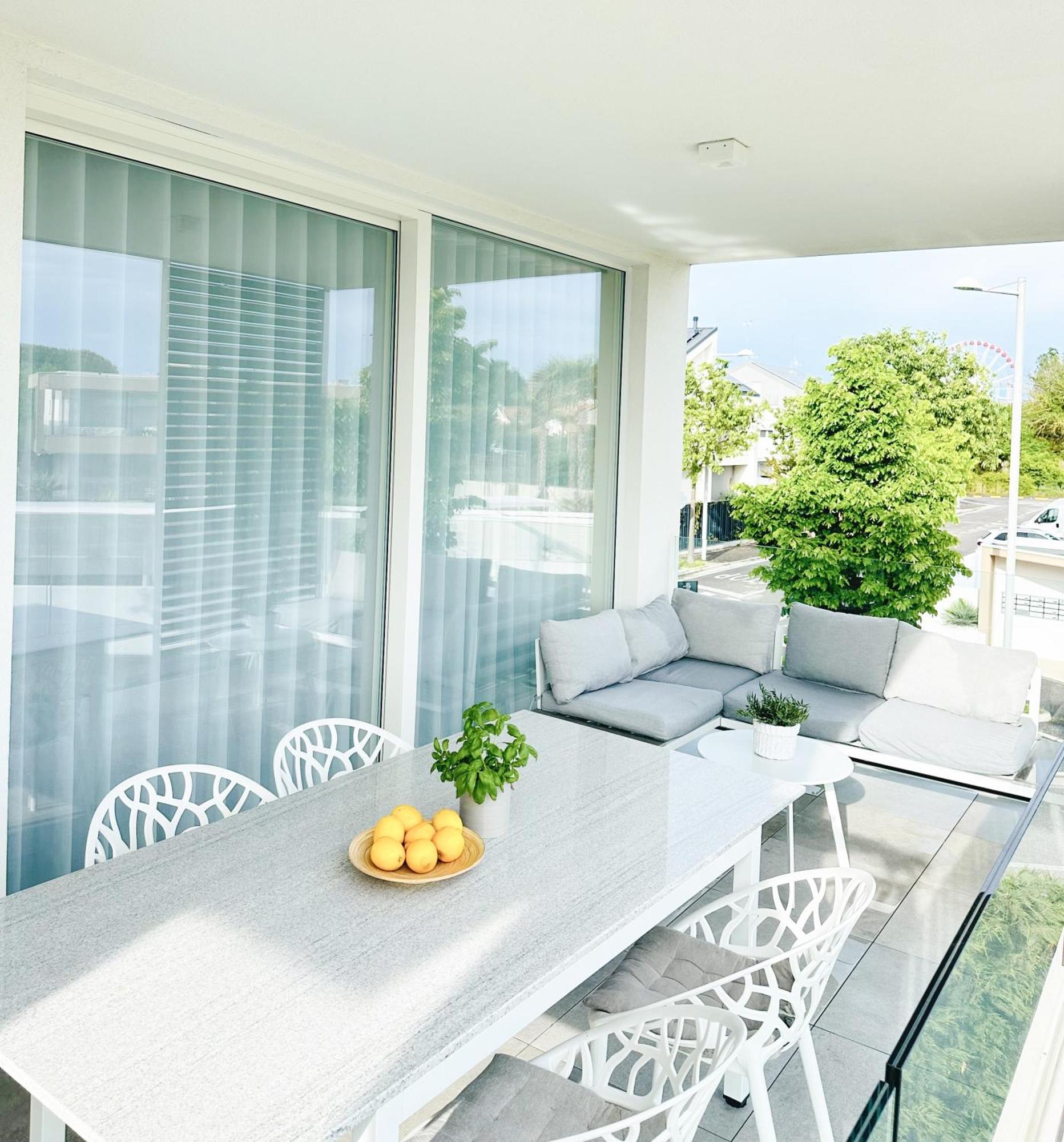 Apartment Luma With Pool Lido di Jesolo Exterior photo